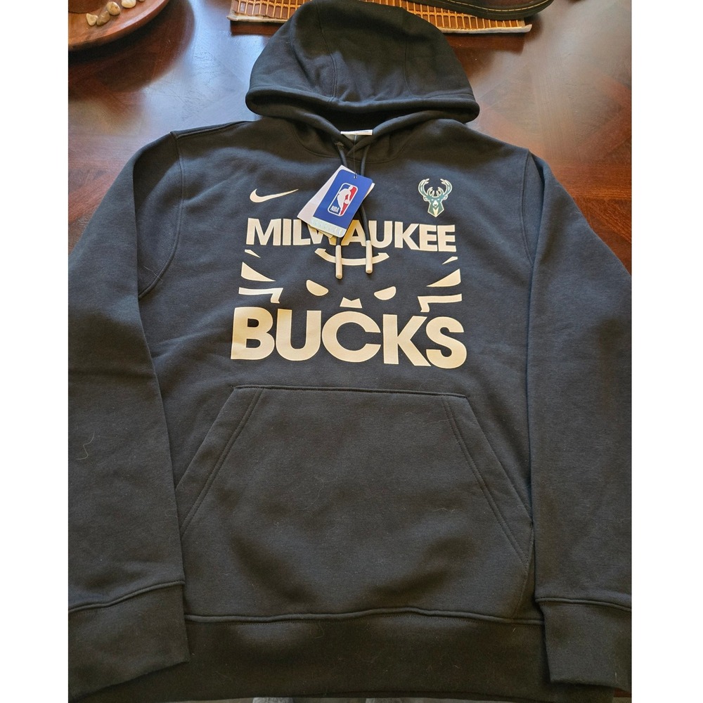 Nike Milwaukee Bucks NBA Black Fleece Pullover Hoodie Mens Medium FZ7696-010 NEW